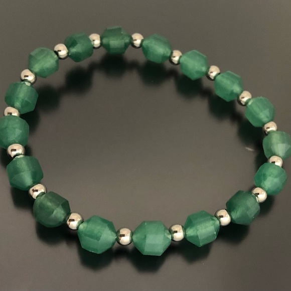 Natural Green Aventurine Bracelet Faceted Beads Barrel Shape Stretchable - Picture 2 of 3